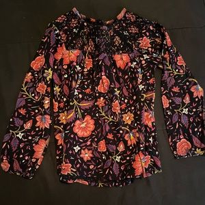Girls size 8 blouse.